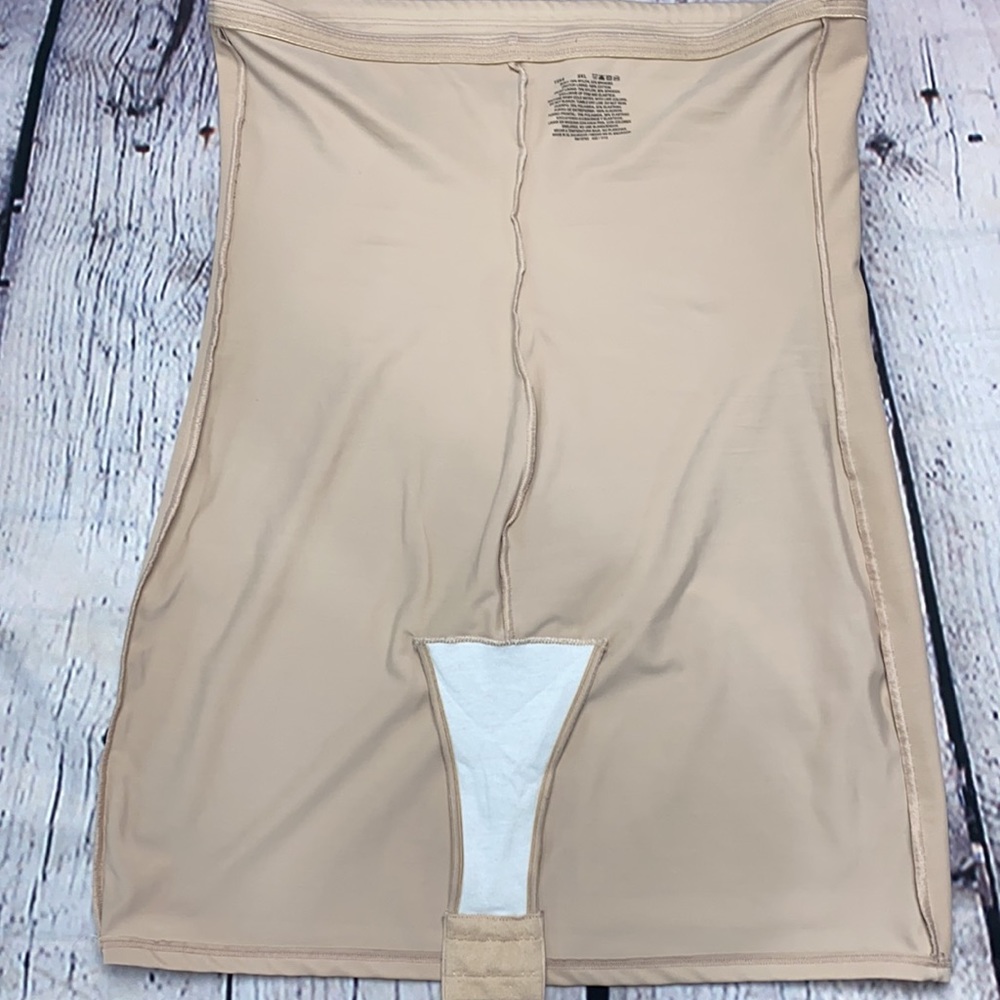 Nude Shapewear/Skirt Size: 2XL - Picture 13 of 17